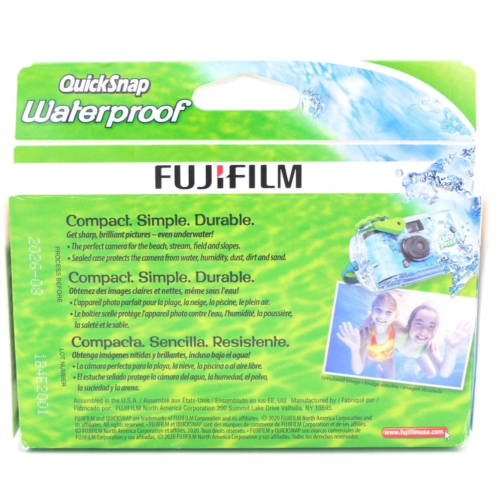 FujiFilm Quick Snap Waterproof 800 ISO 35mm Disposable Camera 27 Exposures 08/26